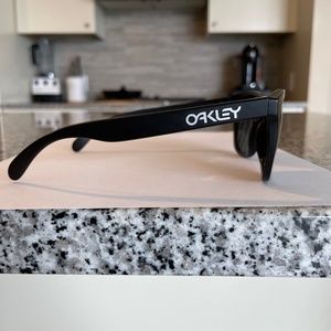 OAKLEY - Frogskin
